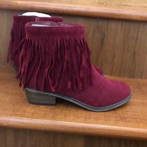 Breckelle Suede Ankle boots with fringe - Wine